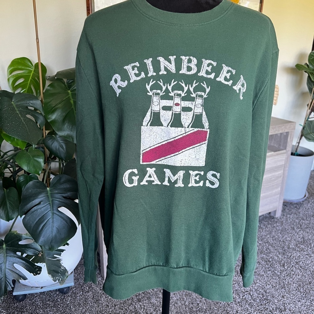 Basic Editions Green Reinbeer Sweatshirt